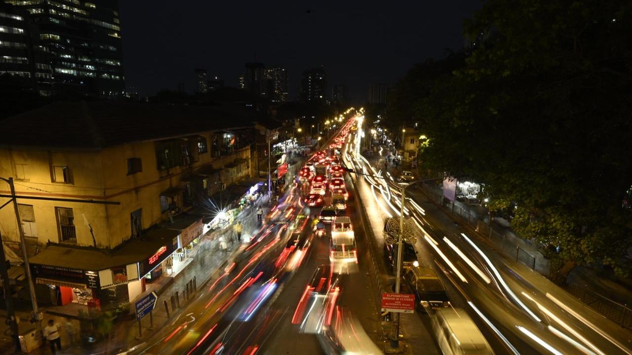 By 10 pm, the bridge was partially opened for traffic