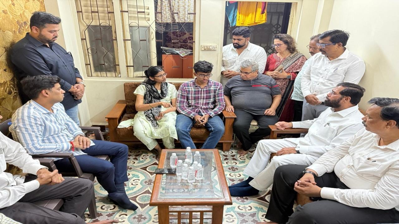 Pahalgam terror attack: Eknath Shinde meets families of victims in Dombivali
