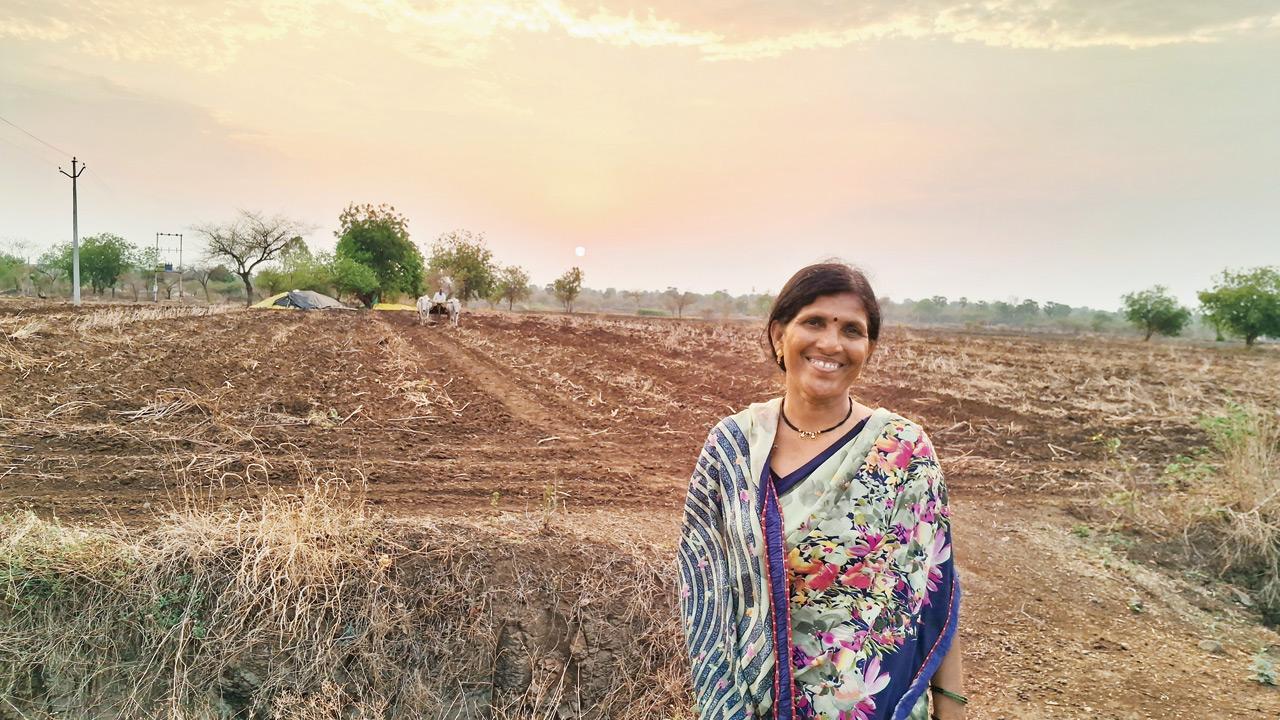 It’s the dawn of new hope for women farmers like Sangeeta Tayade, who sow indigenous seeds and eschew the use of chemical fertilisers and pesticides. Pic/Prashant Khunte