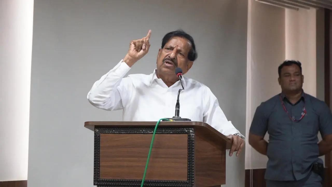 Maharashtra Minister Ganesh Naik meets families of Pahalgam attack victims