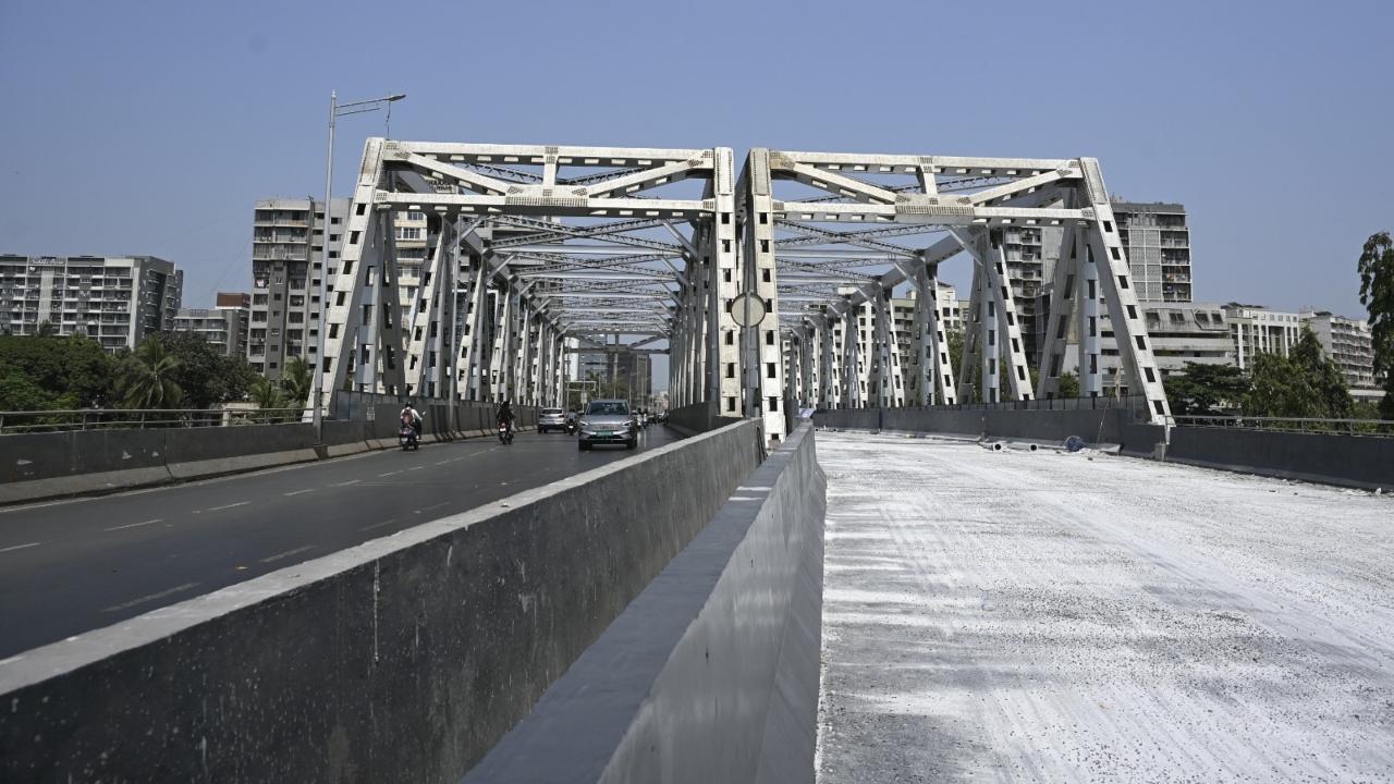 Last week, an official statement, issued by the BMC had said that the final touches such as crash barriers, noise barriers, railings, painting, thermoplastic marking, cat eyes, electric poles, and signage were being completed