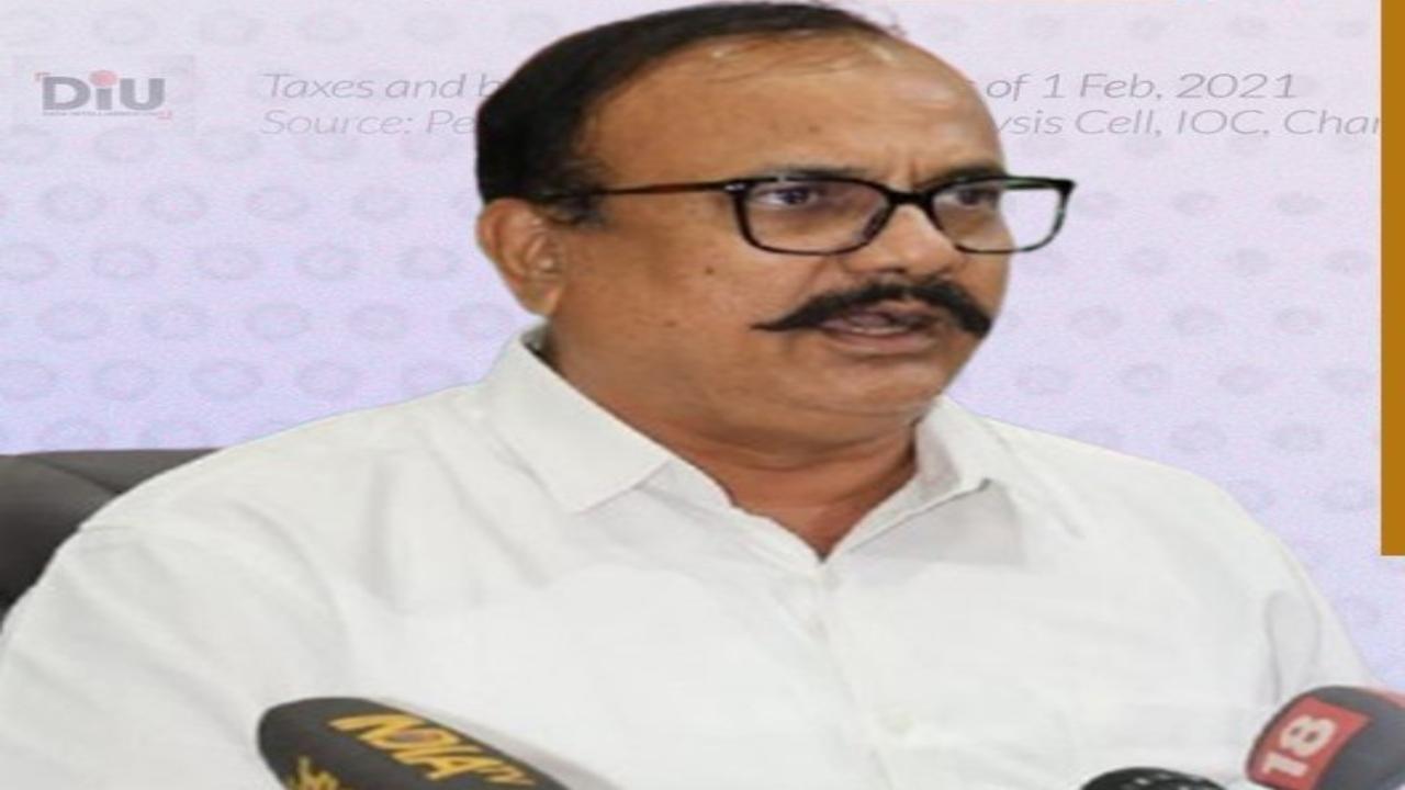 Maharashtra Congress chief slams Centre for hike in excise duty