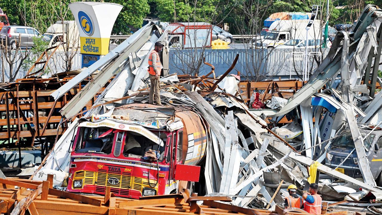 Pune | Hoarding owners warned: Remove illegal billboards or face action