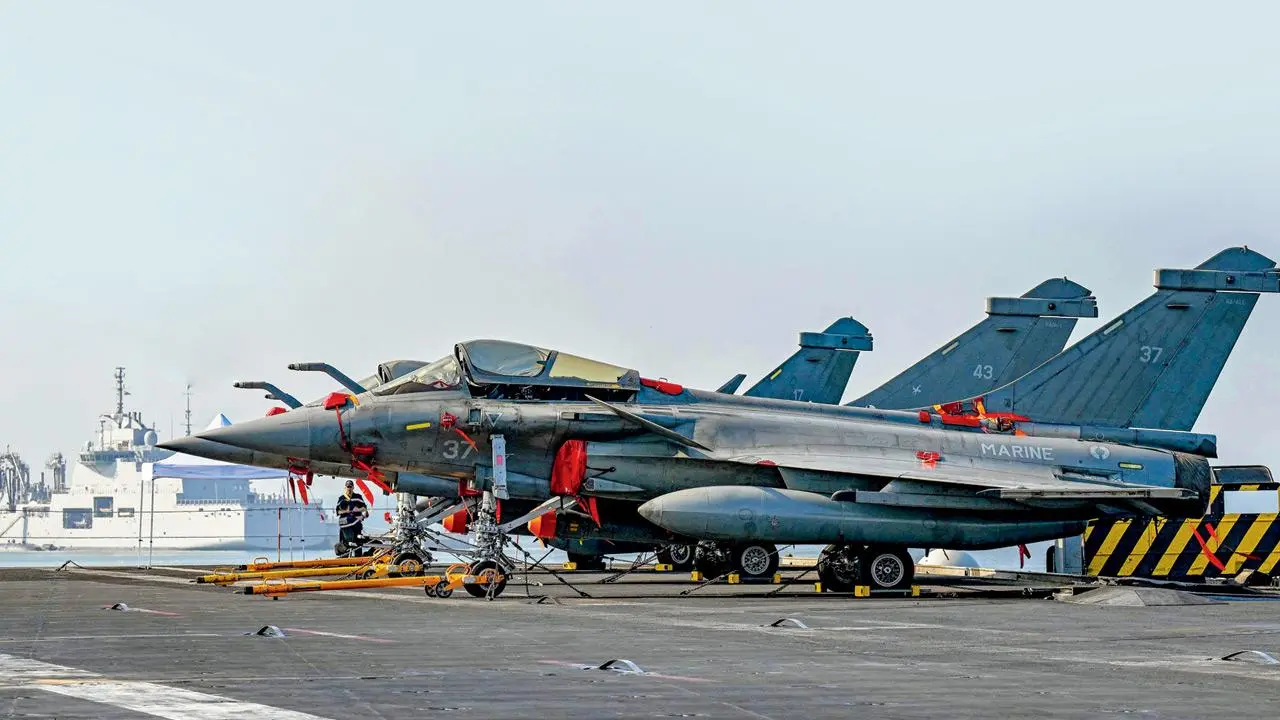India, France ink Rs 63,000-crore Rafale jet deal for navy