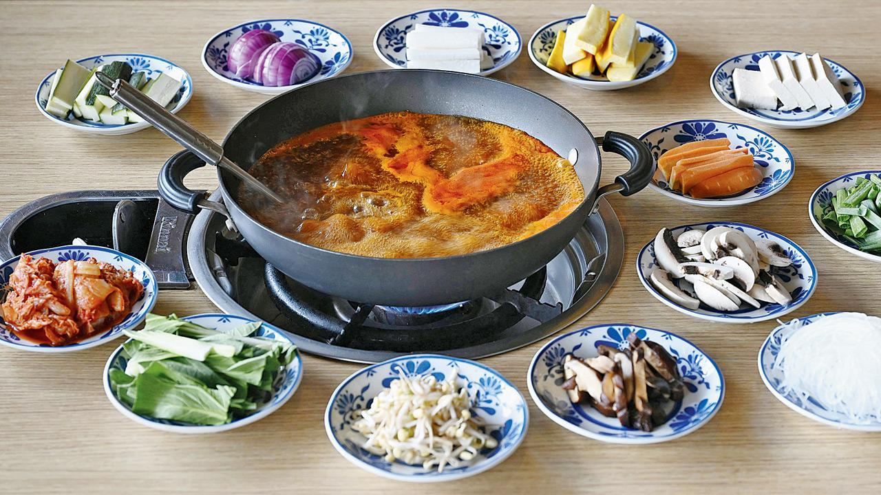 Your guide to best hotpot spots in Mumbai