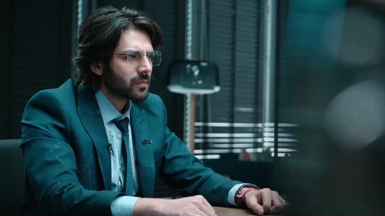 Dhamaka
As a TV anchor facing moral dilemmas under pressure, Kartik delivered a restrained and intense performance in a high-stakes setting