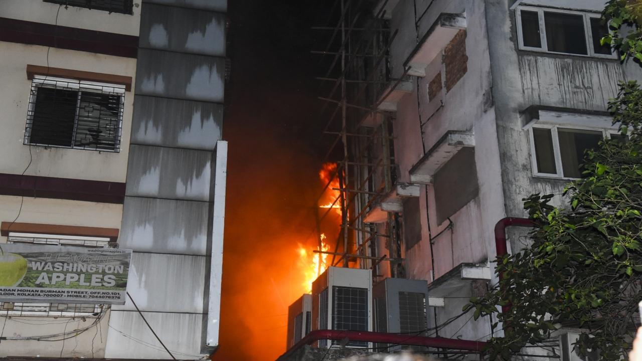 14 dead in Kolkata hotel blaze; PM announces Rs 2-lakh aid to victims' kin