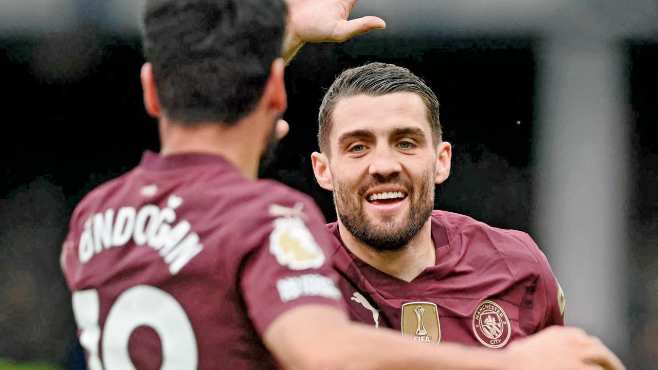 O’Reilly, Kovacic strike late to help City beat Everton 2-0