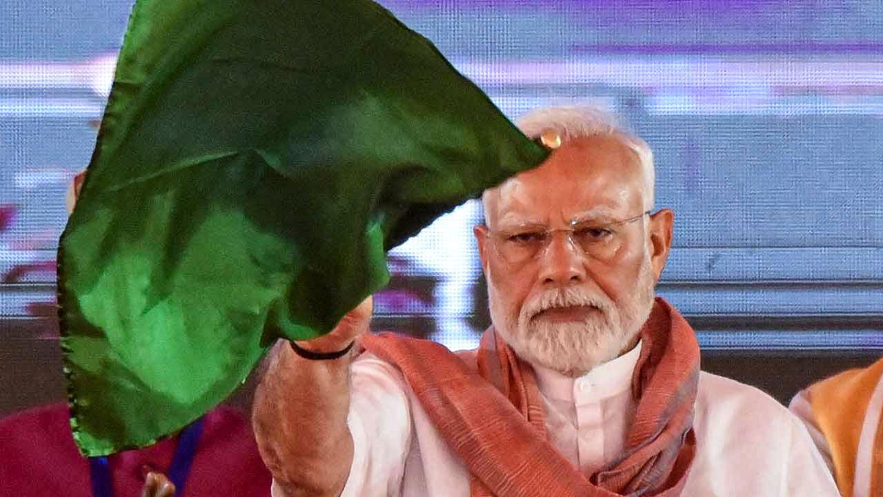At an event to mark the National Panchayati Raj Day, PM Modi also inaugurated the Supaul Pipra rail line, Hasanpur Bithan Rail line and two-lane rail overbridges at Chapra and Bagaha. He also dedicated the Khagaria-Alauli Rail line to the nation 