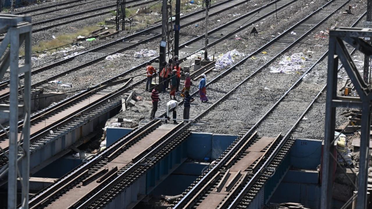 It said that on 11th/12th April, the block will be from 23:00 hrs to 08:30 hrs on UP and Down slow lines and from 00:30 hrs to 06:30 hrs on down fast line