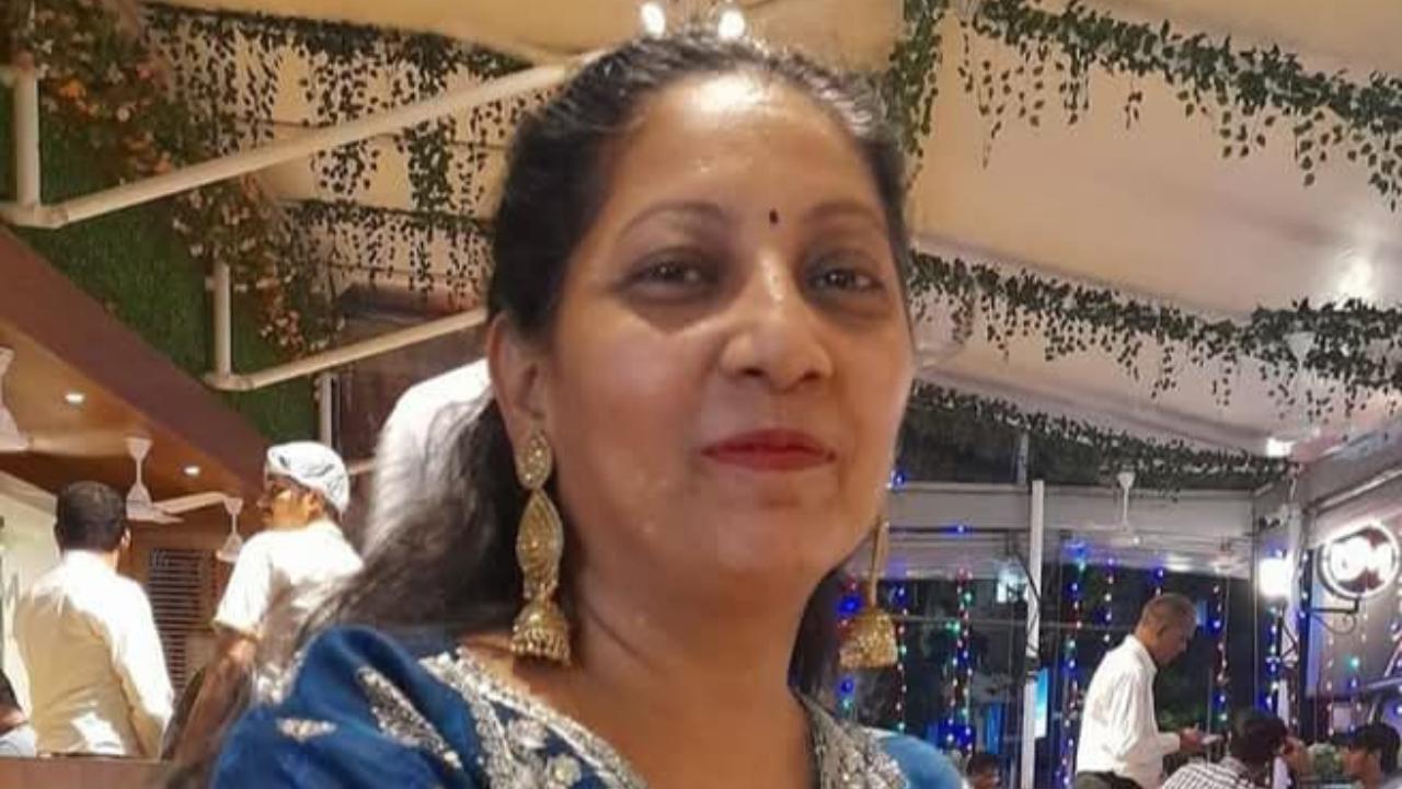 It was no different for Mamta Anant Mehta, who used to be an arts and crafts teacher by passion at home, before the Covid-19 pandemic hit. Since there were a lot of people who wanted home food during that time, a neighbour in Andheri East asked her to make theplas, and it didn't take long for her food to become popular. Over time, she even started making undhiyu during the winter season too. While she delivers within Mumbai and India, her theplas and food also go as far as Malaysia through word of mouth