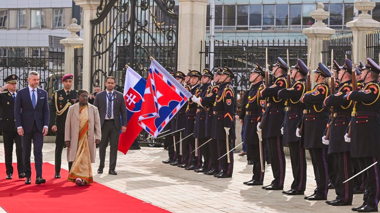 President Murmu was also accorded a traditional welcome as per Slavic traditions and accorded a Guard of Honour