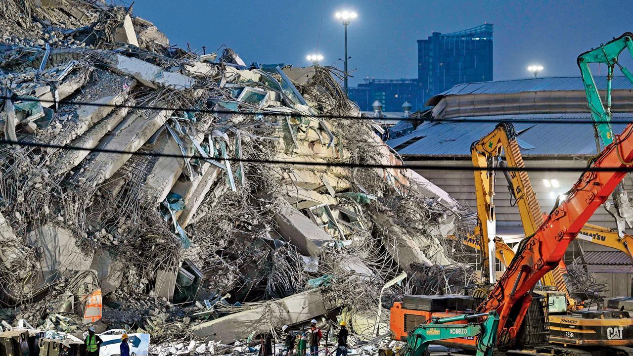 Deaths from Myanmar temblor nearing 2000