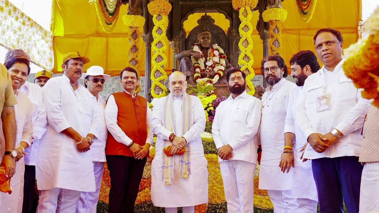 Amit Shah, Fadnavis pay tributes to Chhatrapati Shivaji Maharaj at Raigad Fort