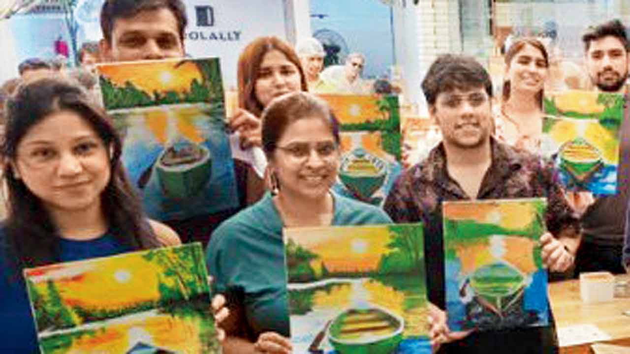 Participants at a previous session (Photo Courtesy: DESI ARTSTUDIO on Instagram)
Sunday
Paint like a professional
Experience palette painting from professionals who will guide you through the process of creating your own art.  
TIME 2 pmAT Starbucks Coffee, CBD-Belapur, Navi Mumbai. LOG ON TO in. bookmyshow.com ENTRY Rs 1,500