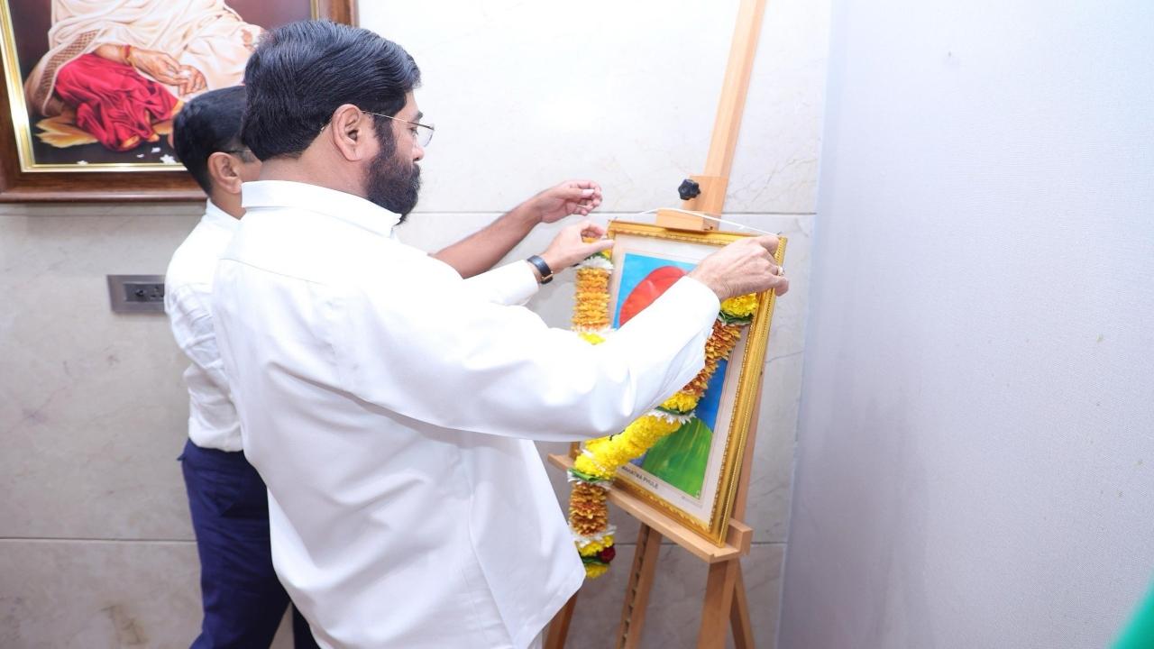 Deputy CM Eknath Shinde also paid his tributes to the reformer. Born on April 11, 1827, in Satara, Maharashtra, Phule is best known for his tireless efforts to eradicate the caste system, promote women's education, and empower the oppressed