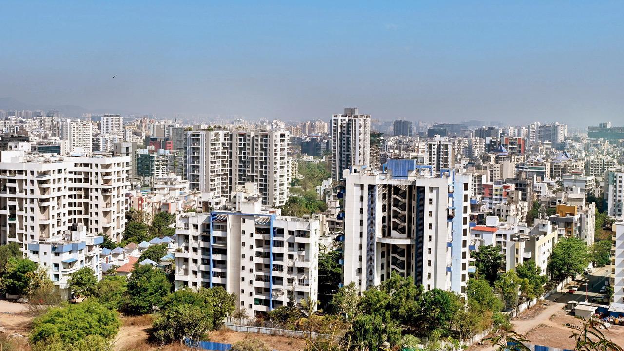 Pune heatwave: Temperatures soar to 42.2 degrees Celsius, IMD issues warning