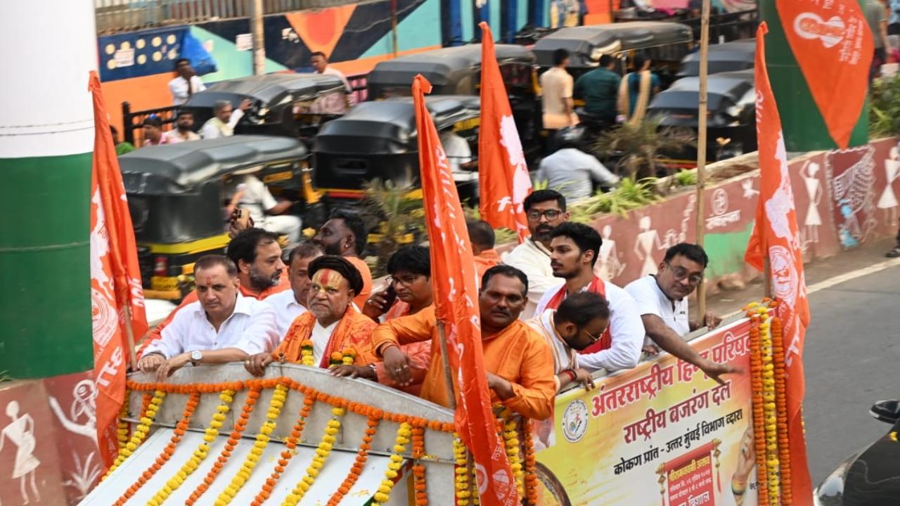 Devotees also flocked to offer prayers at Shree Ram Mandir in Mumbai's Wadala on the occasion of Ram Navami