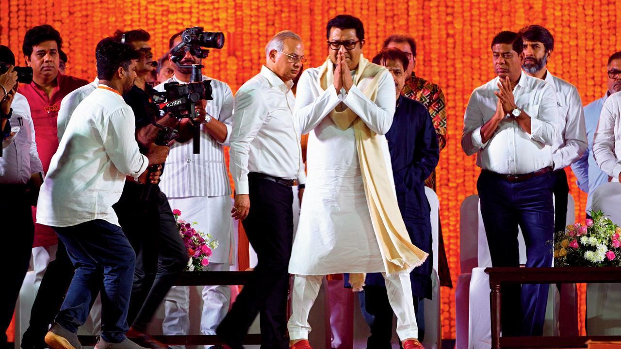 Maharashtra: MNS wants ‘truth board’ at Aurangzeb’s grave