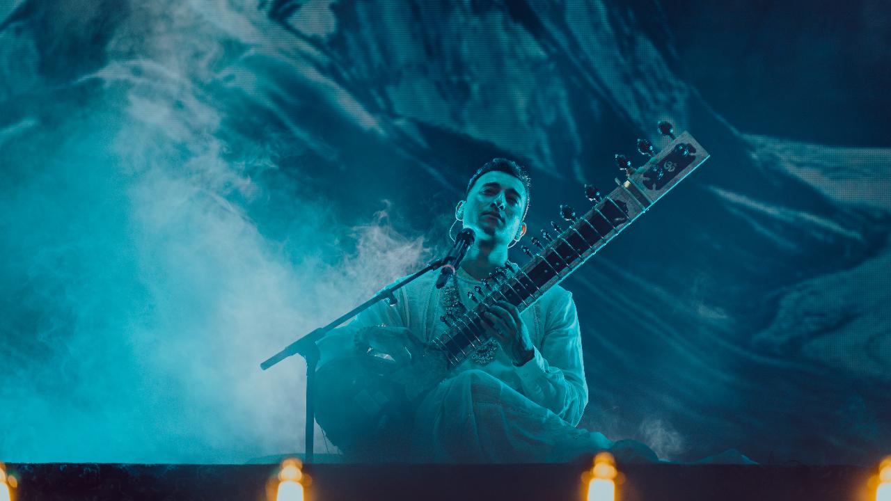 Other songs included Bollywood tunes like 'Tumhi Dekho Na', 'Kal Ho Na Ho', 'Zara Zara' along with melodies like 'Shiv Kalash' and 'Shiv Tandav'