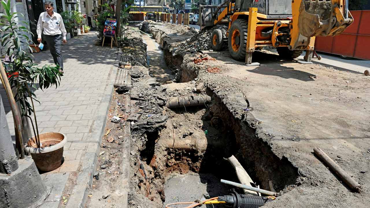 Roadwork in progress at Sukhatwala Lane, Fort, Mumbai, on April 5. Pic/ATUL KAMBLE