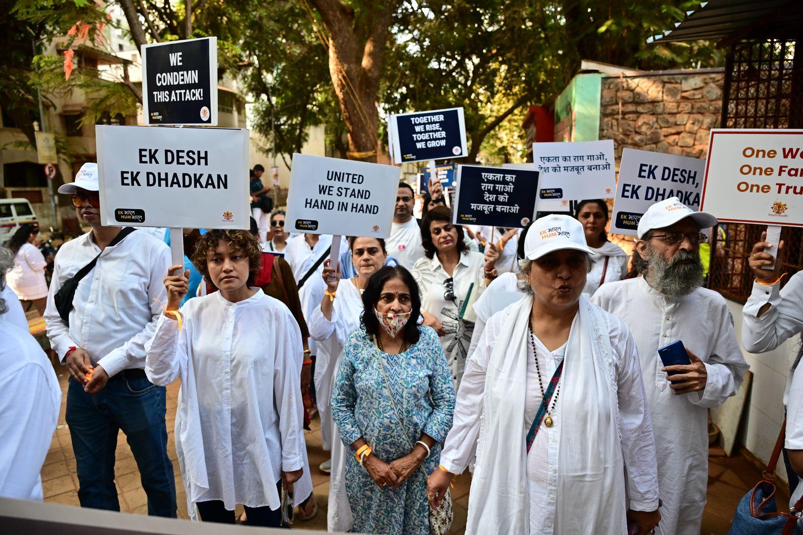 The event was organised by MaitriBodh Parivaar, serving as a tribute to the victims of the deadly attack in Jammu and Kashmir's Pahalgam. The Shraddhanjali Yatra gathered a large crowd at Shivaji Park, where people came together to pay tribute to the victims and express solidarity in the fight against terrorism.