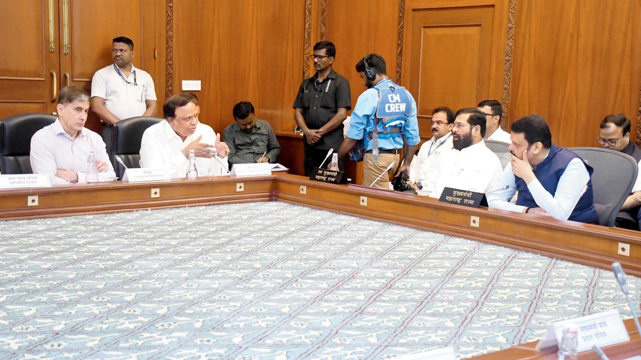 State govt to provide homes nearby; Elphinstone bridge stays open for now