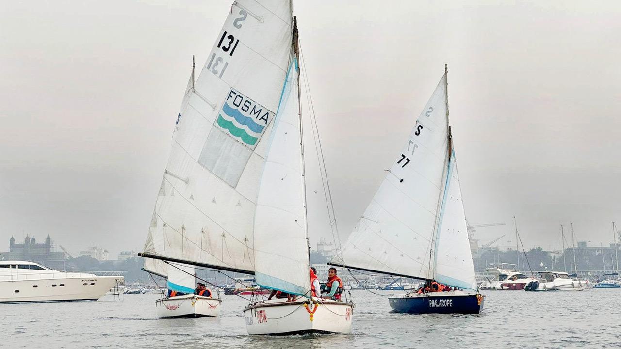 Seabird class sailboats sail in the open waters of the Mumbai harbour. PIC COURTESY/Teertha guha sarkar