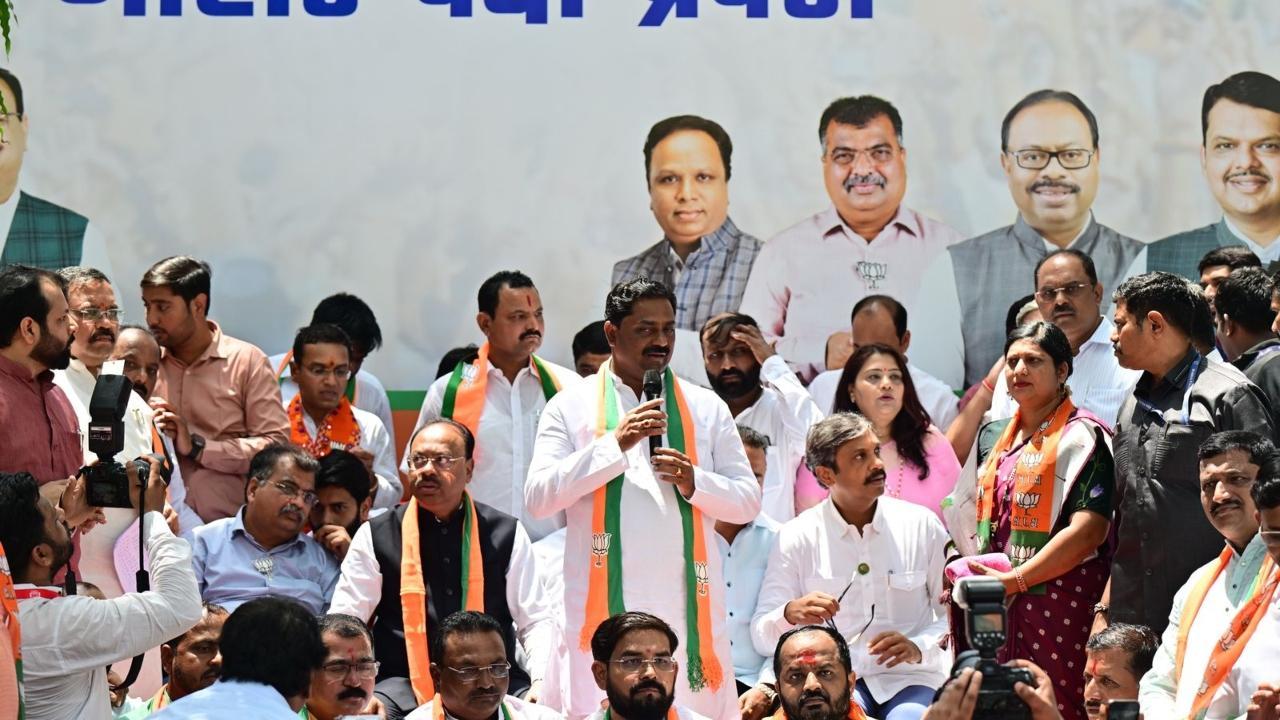 In Photos: Ex-Congress MLA Sangram Thopte joins BJP with supporters