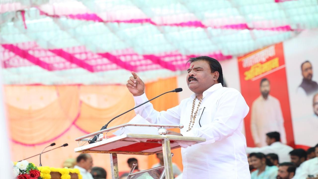 Shiv Sena MLA expresses regret after his remarks on cops draw CM's ire