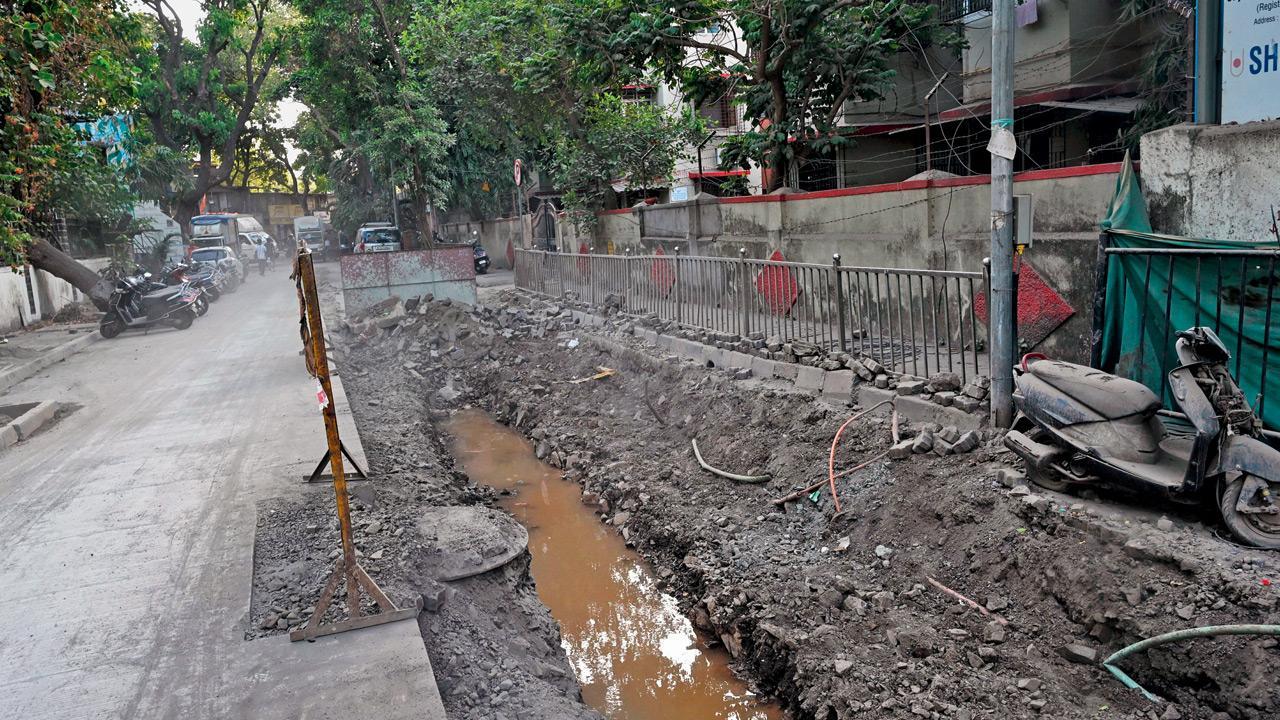 Mumbai: Santacruz housing society left dry for over a month