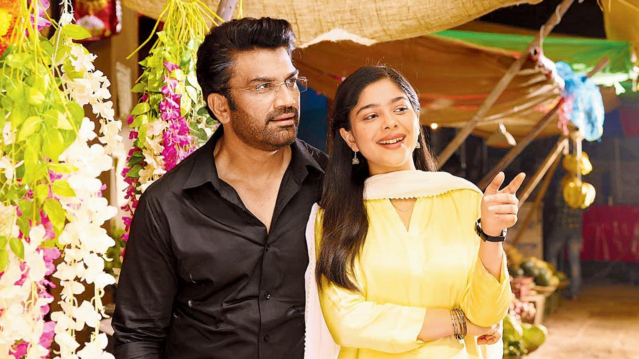 (From left) Sharad Kelkar and Niharika Chouksey