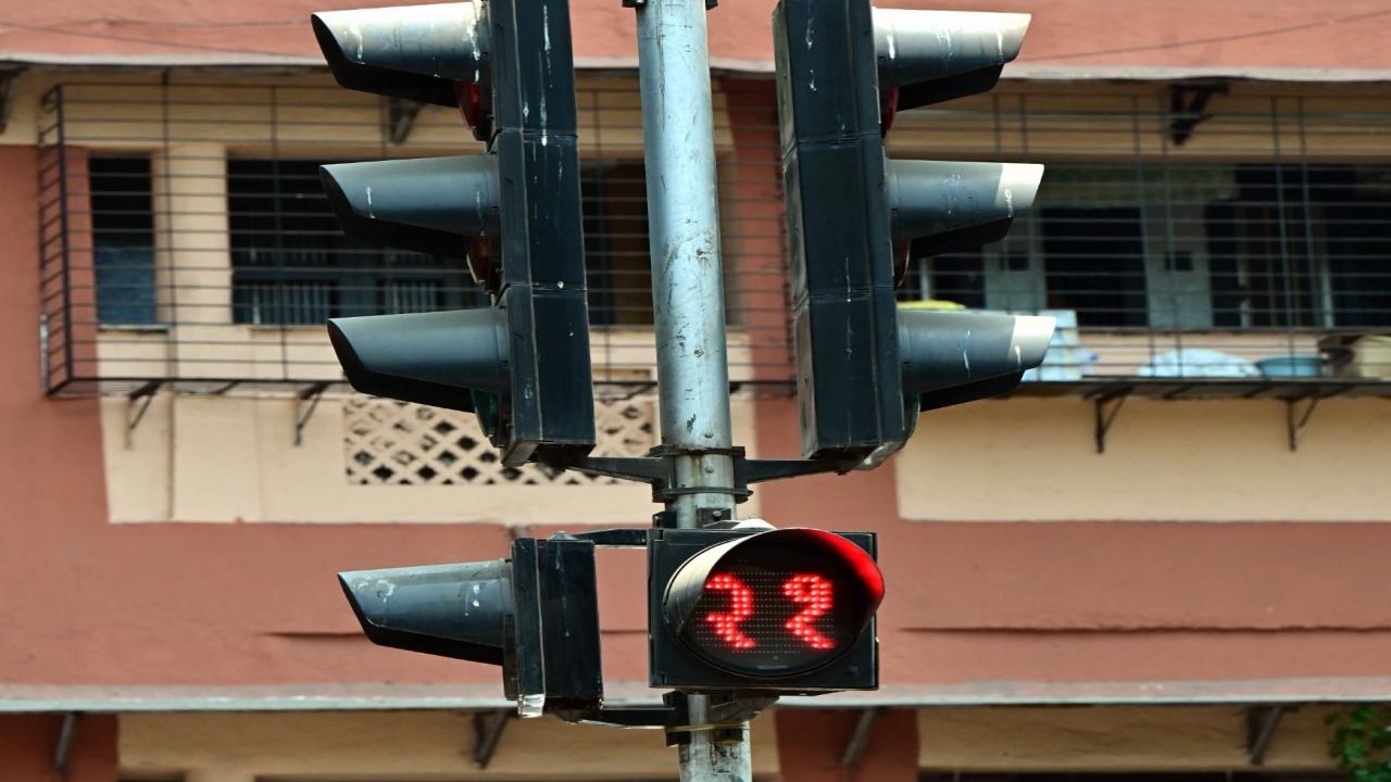 Last year, the government approved the Marathi Language Policy, which recommended the use of the state language in all public affairs to further efforts aimed at the preservation, promotion, dissemination, and development of Marathi