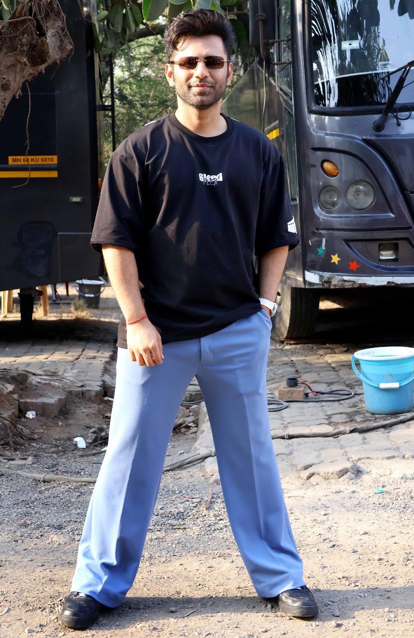 Rahul Vaidya kept it cool as he wore a comfy T-shirt and paired it with blue pants