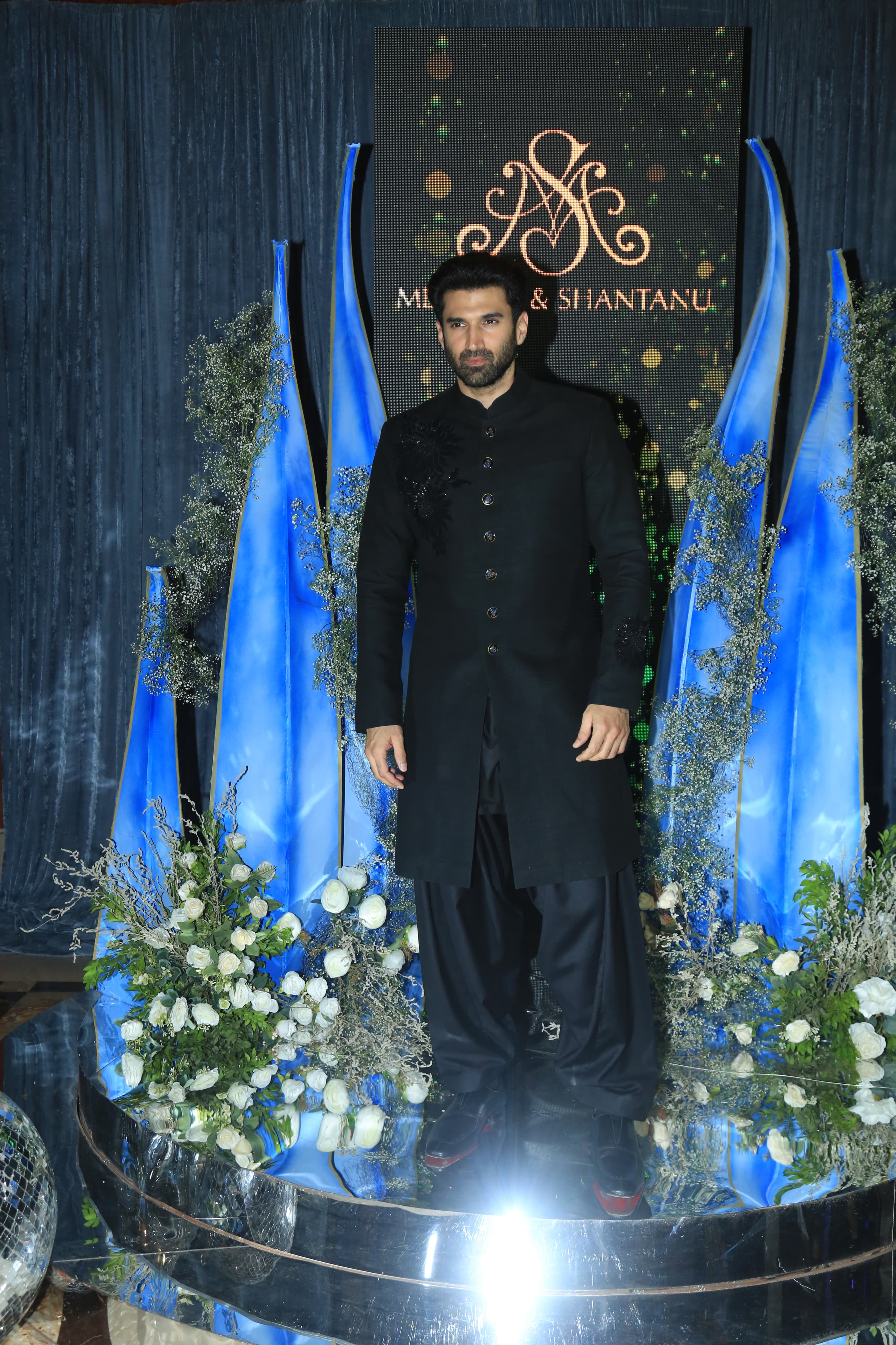 Aditya Roy Kapur left jaws on the floor as he stunned in a stylish black sherwani