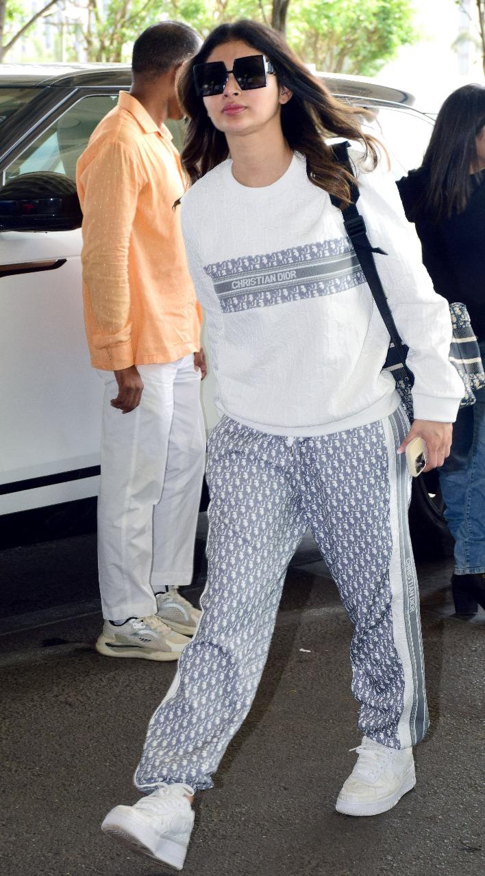 This morning, Mouni Roy was clicked at Mumbai airport. The actress looked quite smart in her sporty look as she paired casual pyjamas with a matching shirt and stylish sneakers