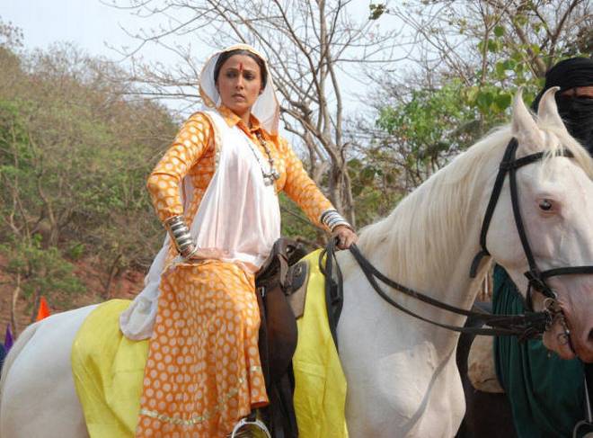 Meghna Malik - Ammaji (Na Aana Iss Des Laado)
Ammaji, the strong and powerful matriarch, ruled the entire village and challenged patriarchy. Fierce, feared, and absolutely unforgettable, she ruled like a boss, becoming a symbol of power, controversy, and complex motherhood on Indian television