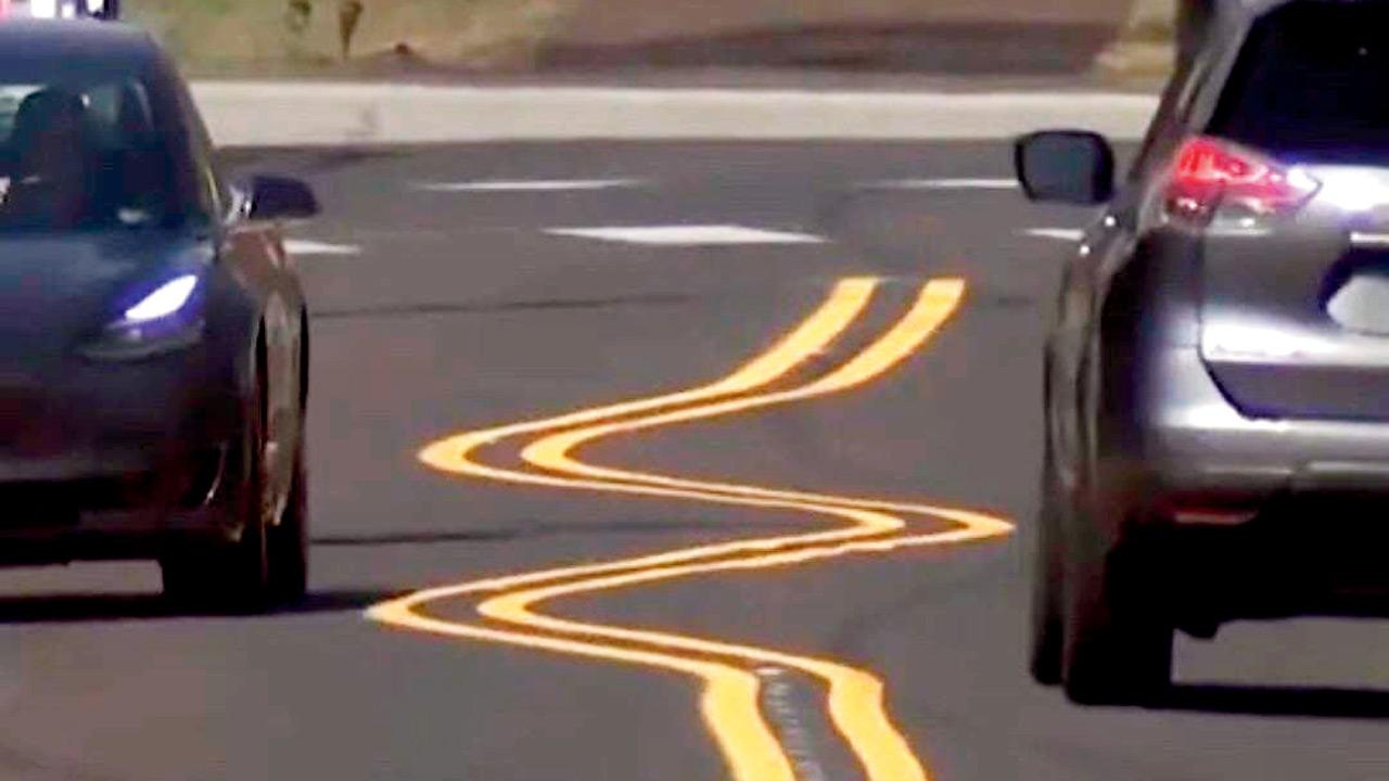 The road has been repainted with WAVY road lines to curb speeding. PIC/INSTAGRAM@mr_nation00