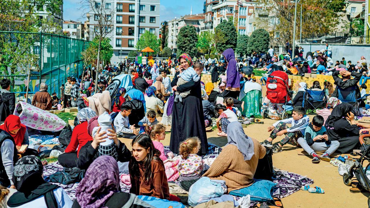 Turkey: People spend night in open after over 180 aftershocks