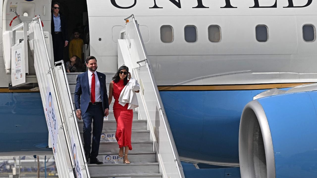 Besides Delhi, Vance and his family will travel to Jaipur and Agra