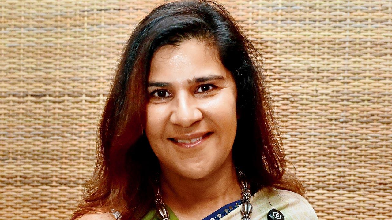 Reenita Hora, author