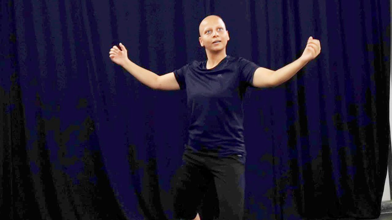 Arjoon Kabir Kakkar in a performance of Jismaan Ton Paar. Pic courtesy/Five Senses Theatre