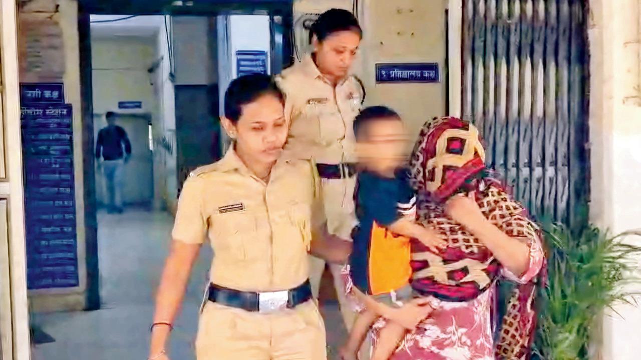 Ulhasnagar: Woman booked for assaulting 9-year-old daughter with a knife