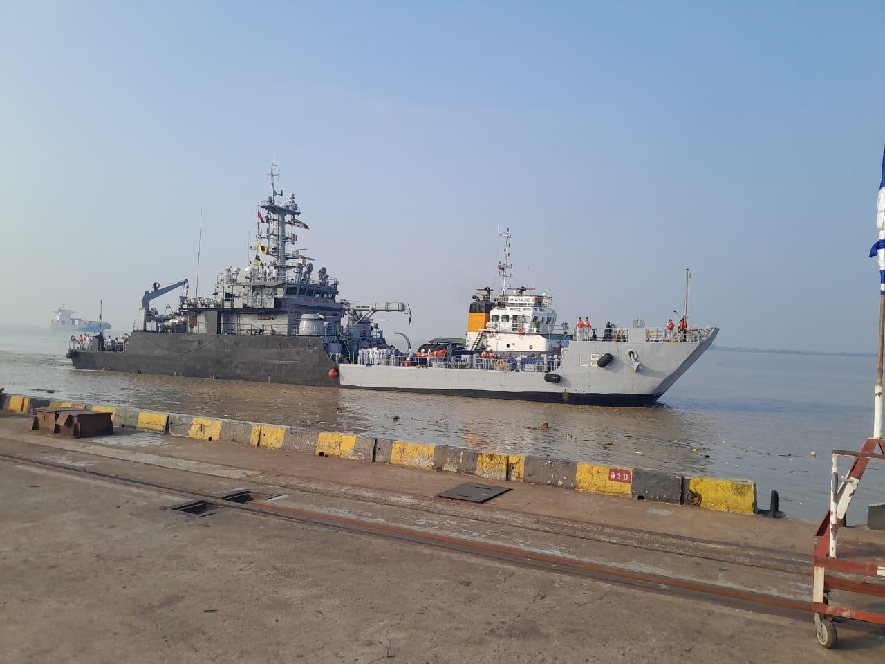 A field hospital staffed by medical experts from the Indian Army is now operational at Mandalay’s old airport, the hardest-hit region. The Indian Army’s medical team is providing critical healthcare services to those affected by the disaster.