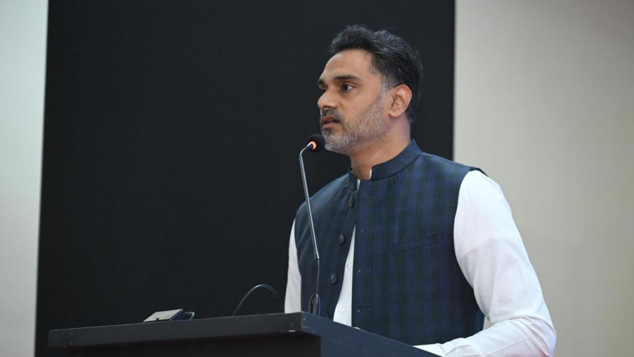 Around 5k Pakistanis in state, 1k short term visa holders asked to leave: Kadam