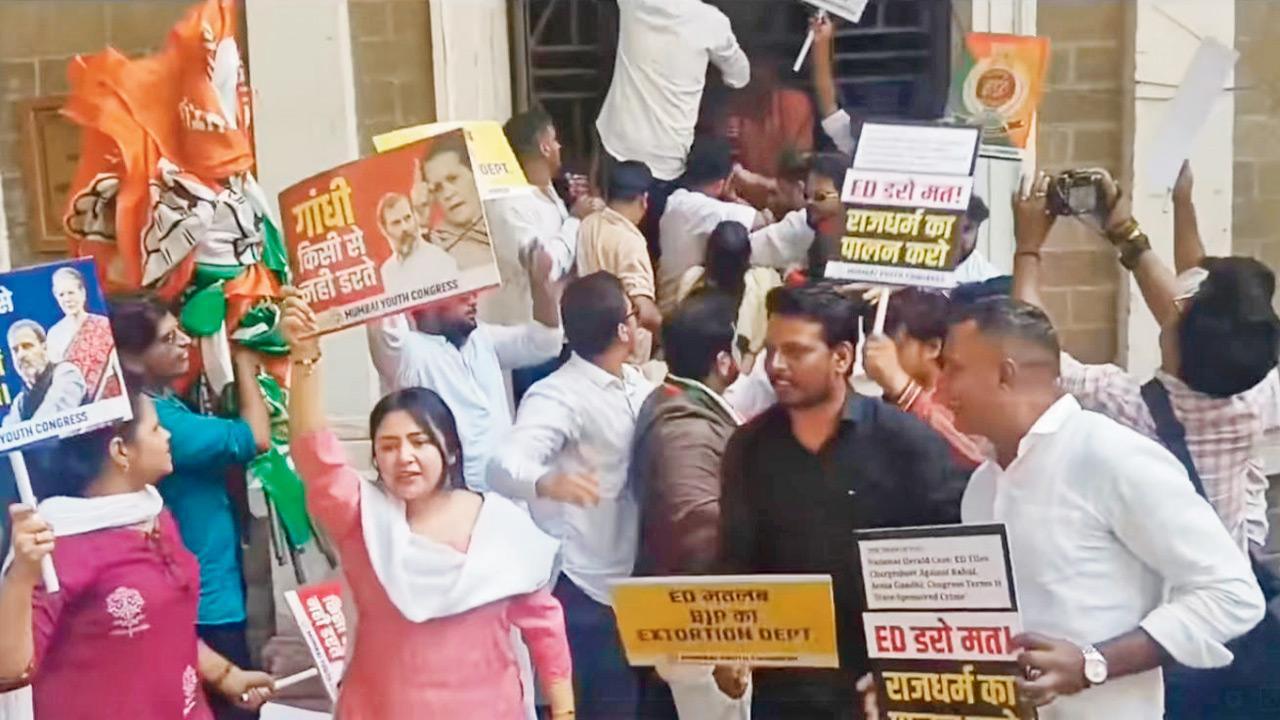 Youth Congress leader Akhilesh Yadav arrested for protest outside ED office
