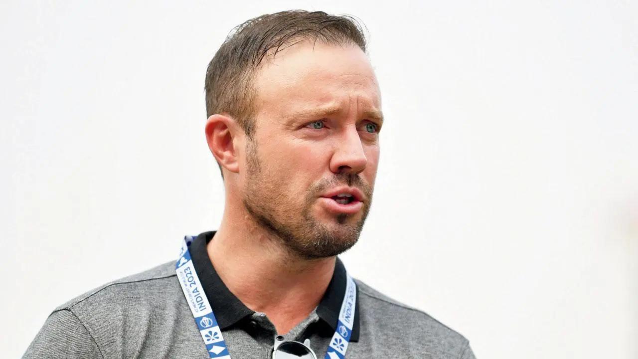 Former cricketer AB de Villiers enjoys the top spot on the list with 25 awards, followed by Chris Gayle with 22 awards. CSK's MS Dhoni is in fifth place with 18 awards(Pic: File Pic)