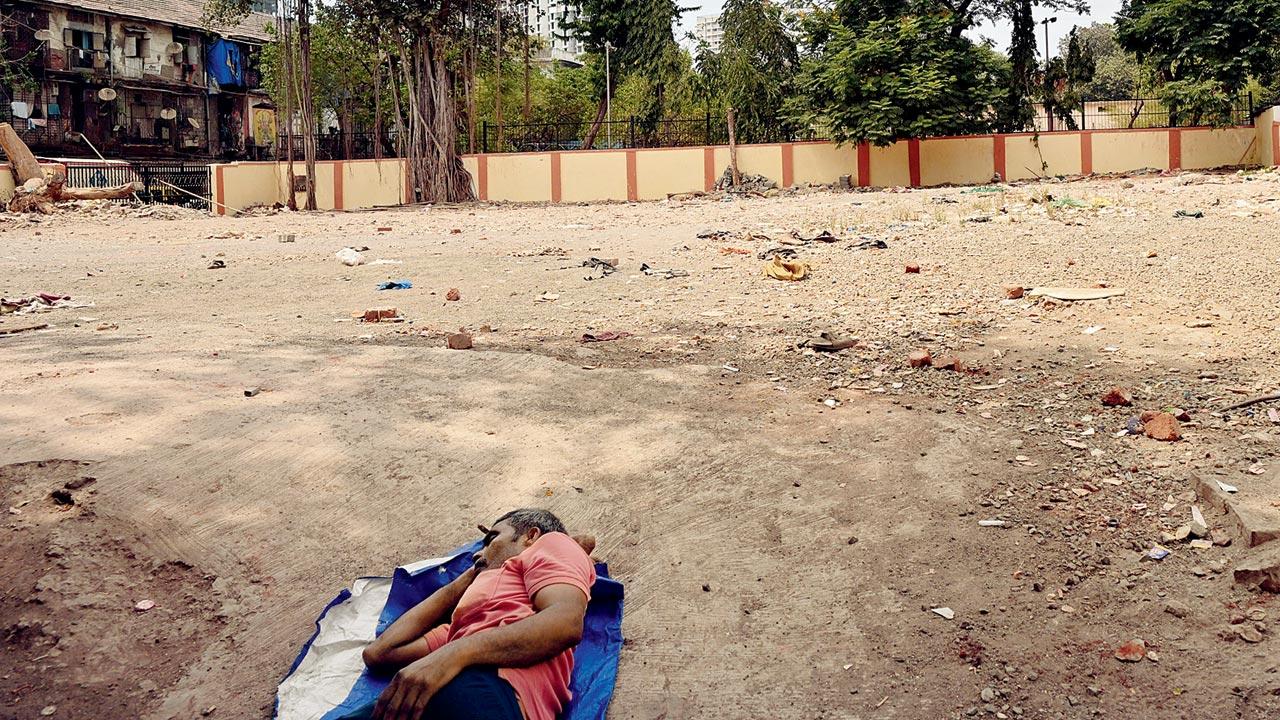 Vacant land at Kumbharwada, Marine Lines
