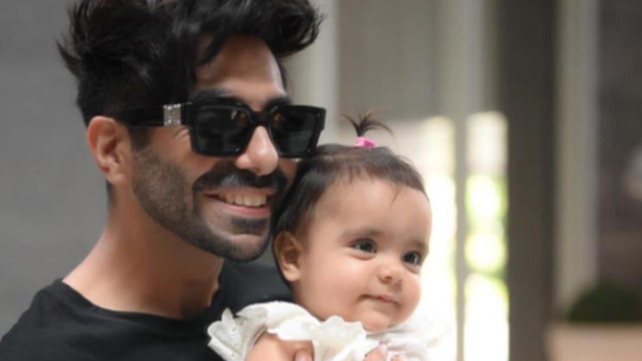 Meet Aparshakti Khurana's 'First sight wala love'