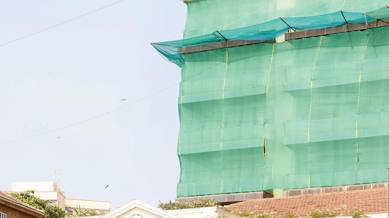 Mannat undergoes renovation